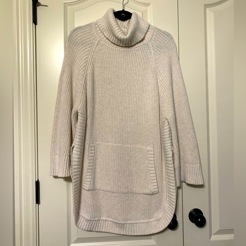 UGG Raelynn Sweater, size L